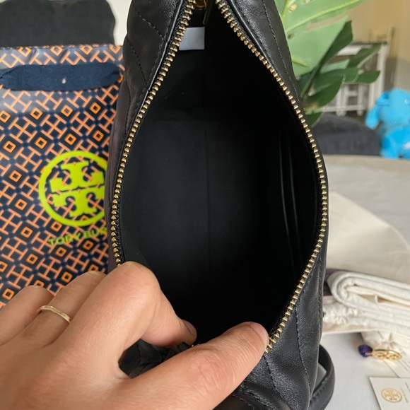 New, Authentic Tory Burch Crossbody - Picture 5 of 16